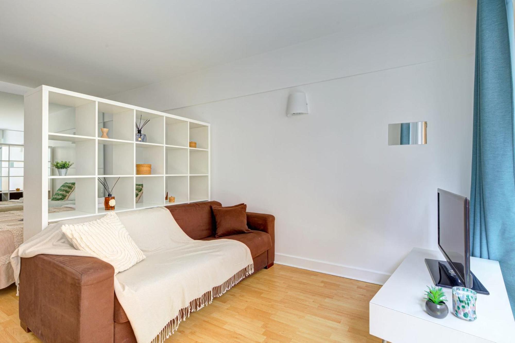 St Germain & Le Bon Marche With Balcony - Cityapartmentstay Appartement Parijs