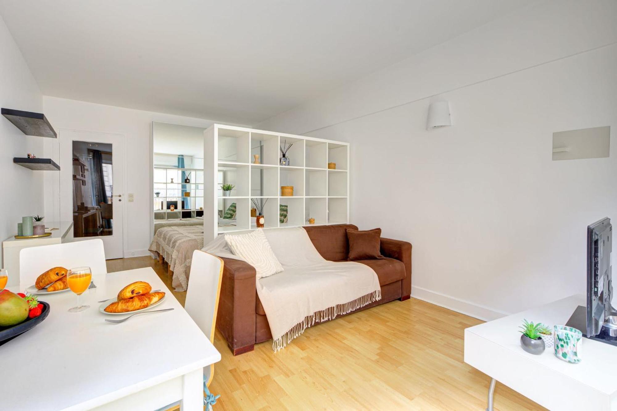 Appartement St Germain & Le Bon Marche With Balcony - Cityapartmentstay Parijs