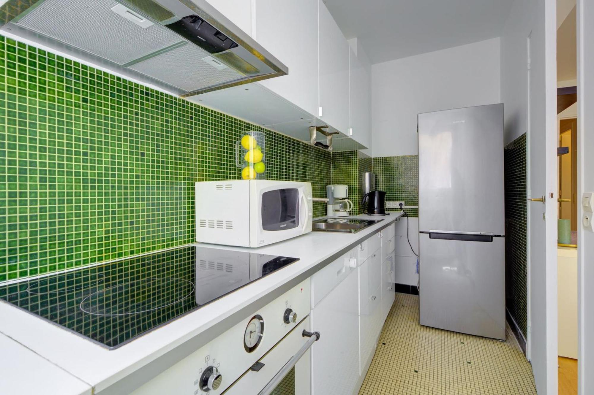 St Germain & Le Bon Marche With Balcony - Cityapartmentstay Parijs